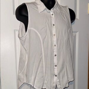 Kate & Mallory Sleeveless Button-Up Women's Top - White